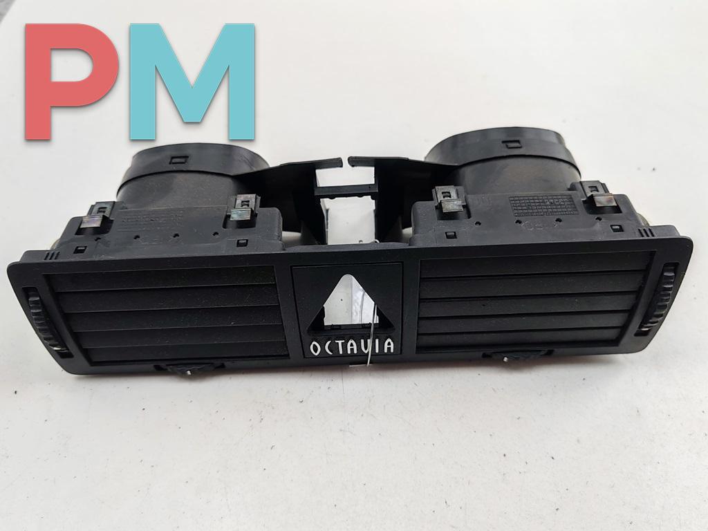 дефлектор обдува салона Skoda Octavia mk1 (A4 1U) 2003, 1.8 л., бензин, МКПП, чёрный, универсал, 1U0820951 - фото №1