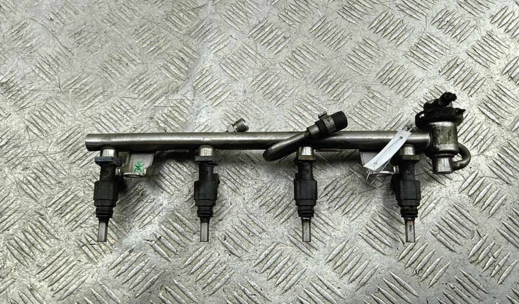 Форсунка топливная (комплект) Volkswagen Passat B5 1999, 1.8 л., бензин, МКПП, красный, универсал, 06B133551B