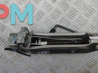 домкрат Volkswagen Golf 4 поколение 2003, 1.6 л., бензин, АКПП, серый, хетчбэк 5 дв., 8L0011031A