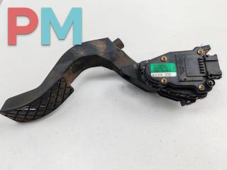 педаль Volkswagen Passat B5 1999, 1.8 л., бензин, МКПП, красный, универсал, 8D1721523A