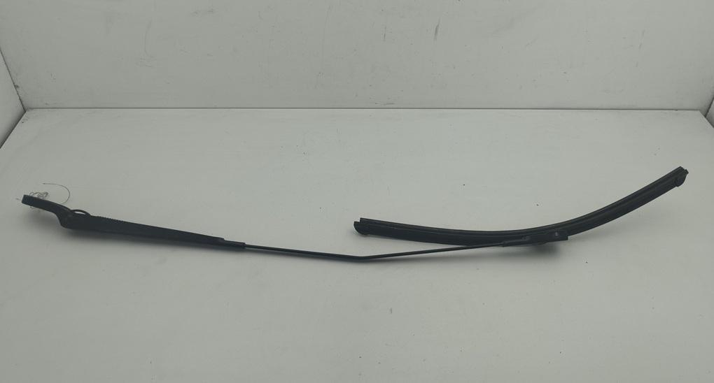 Щеткодержатель (поводок стеклоочистителя) передний Citroen C5 2005, 2.0 л., дизель, МКПП, чёрный, хетчбэк 5 дв.