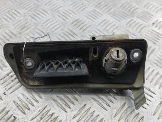 ручка наружная задняя левая Volkswagen Caddy 2006, 2.0 л., бензин, МКПП, красный, фургон