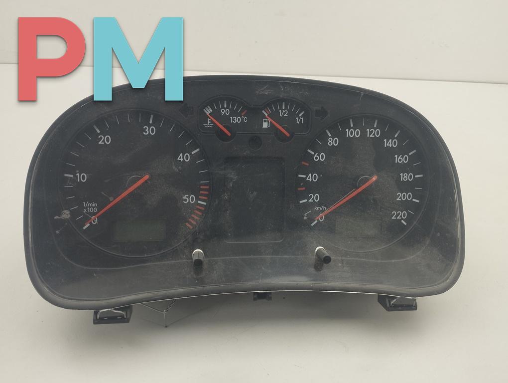 приборная панель Volkswagen Golf 4 поколение 2001, 1.9 л., дизель, МКПП, синий, универсал, 1J0920806E - фото №1