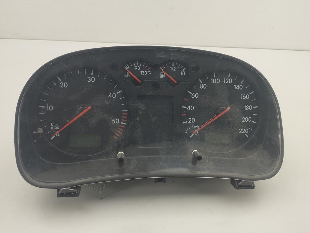 приборная панель Volkswagen Golf-4 2001, 1.9 л., дизель, МКПП, синий, универсал, 1J0920806E