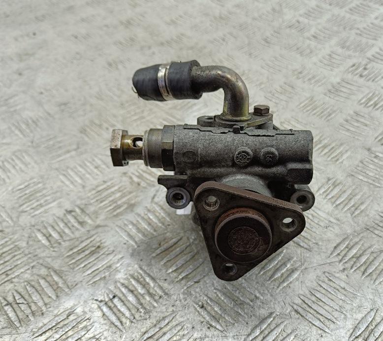 Насос гидроусилителя руля Volkswagen Passat B5 1999, 1.8 л., бензин, МКПП, красный, универсал, 8D0145156L