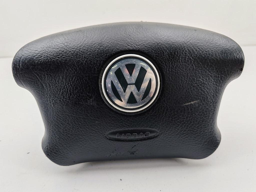 подушка безопасности водителя Volkswagen Passat B5+ (GP) 2003, 1.6 л., бензин, МКПП, серый, седан, 3B0880201BM