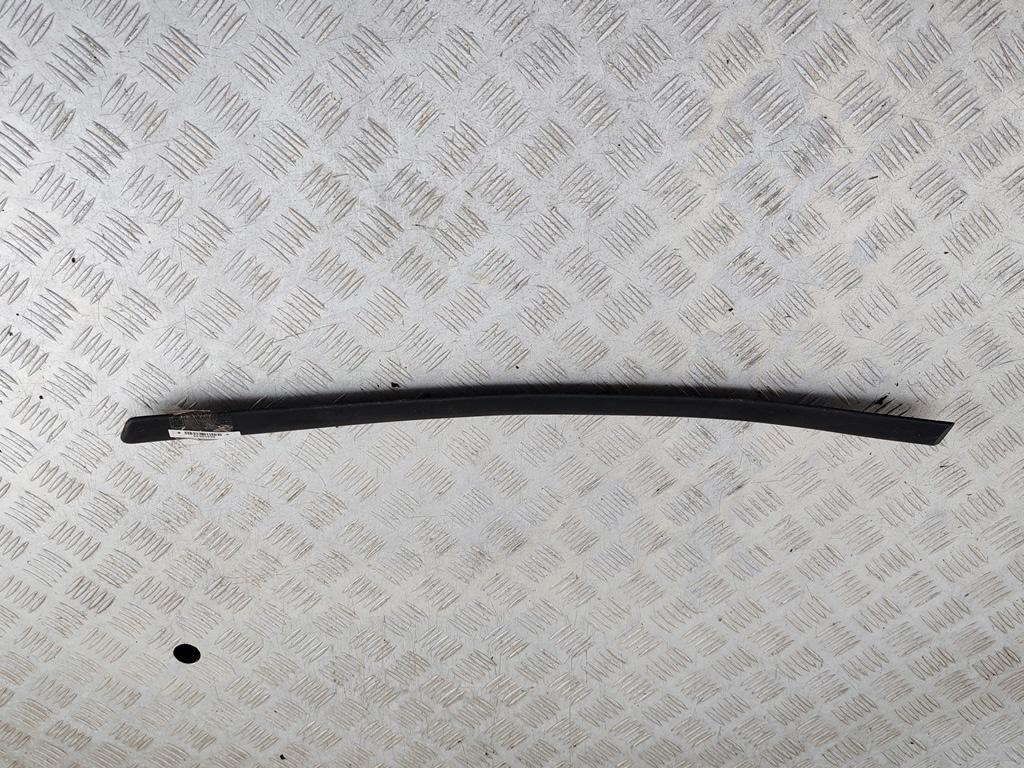молдинг двери задней левой Volkswagen Bora 2001, 2.0 л., бензин, МКПП, серый, седан, 1J4853753