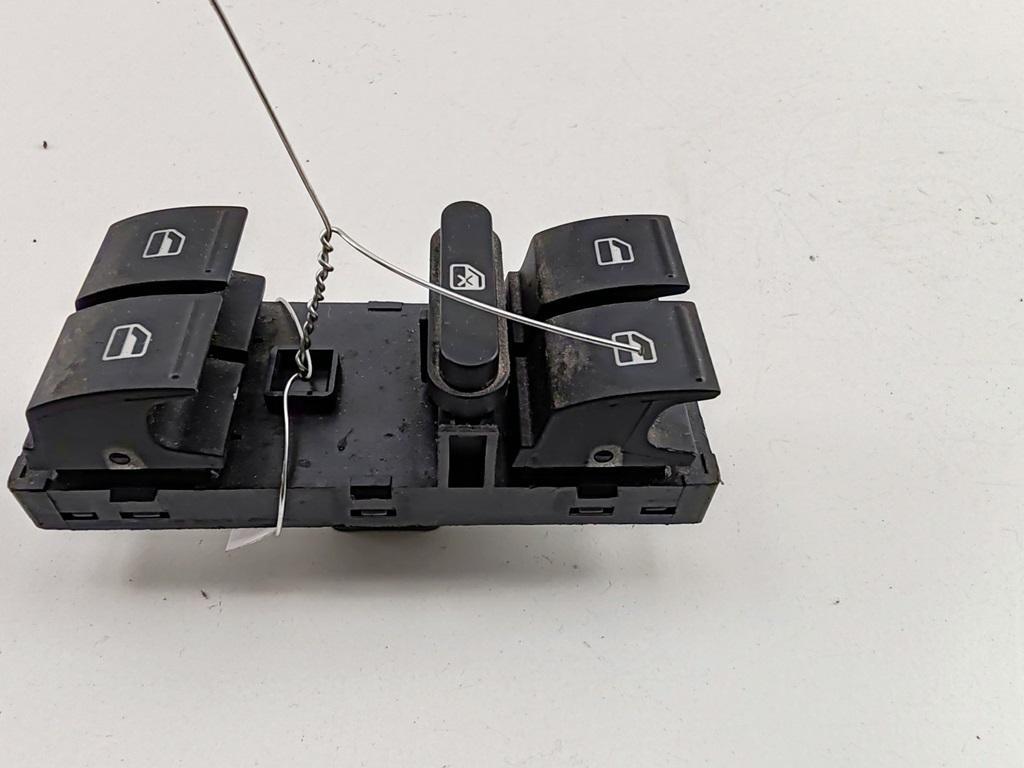блок управления стеклоподъемниками Volkswagen Passat B6 2009, 1.4 л., бензин, МКПП, чёрный, универсал, 1K4959857B