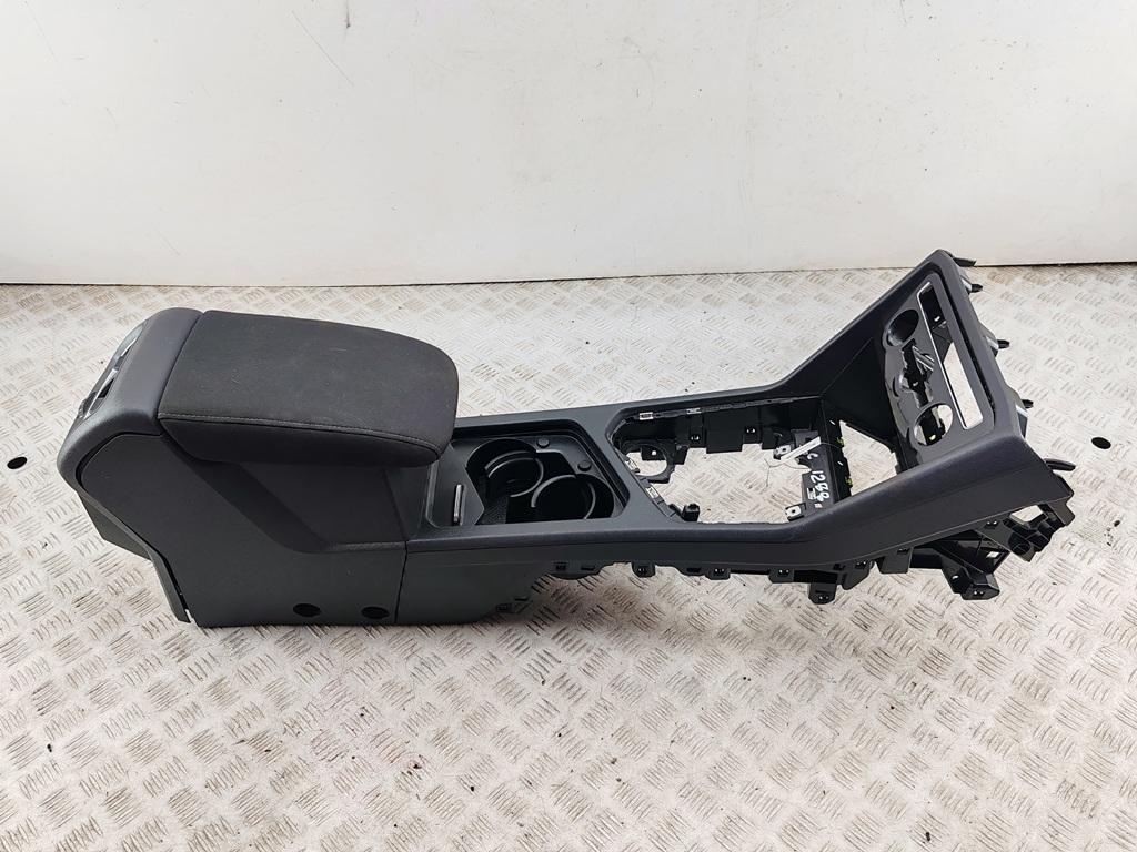 подлокотник Volkswagen Tiguan 2016, 2.0 л., дизель, АКПП, коричневый, внедорожник 5 дв., 5NA863319A