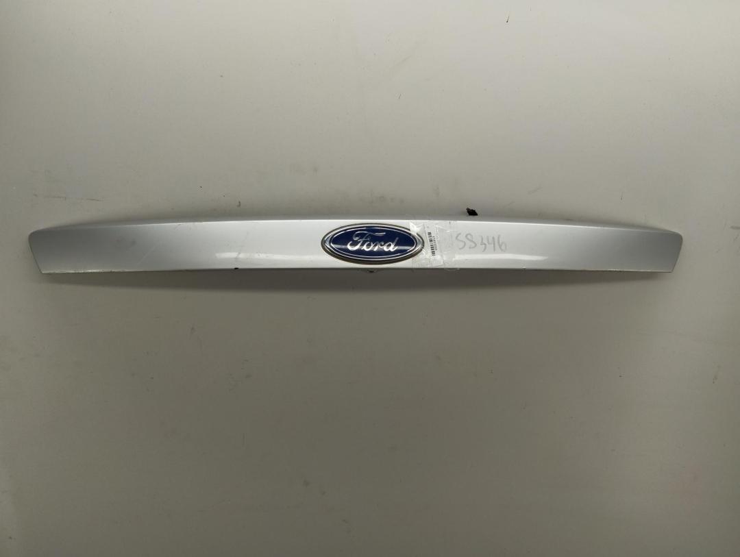 накладка подсветки номера Ford Mondeo III 2001, 1.8 л., бензин, МКПП, серый, хетчбэк 5 дв., 1S71F43400AF