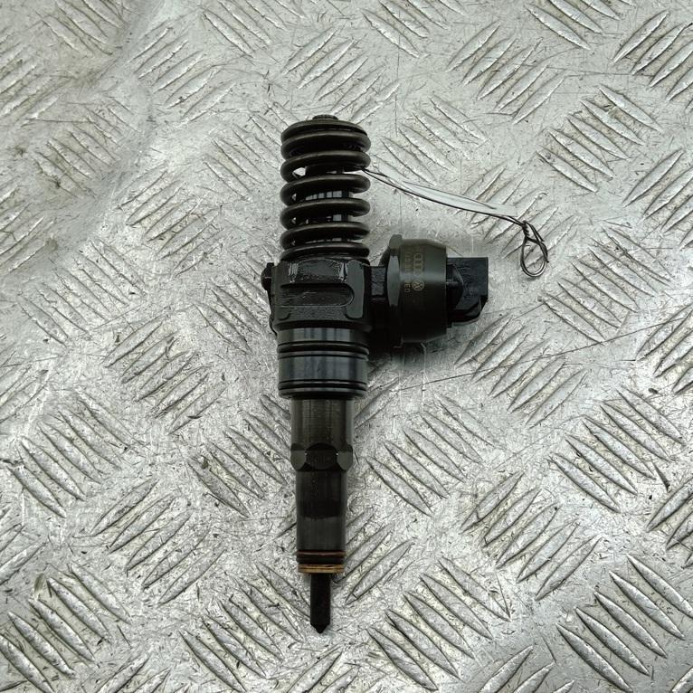 форсунка Volkswagen Touran 1 поколение 2003, 1.9 л., дизель, МКПП, серый, минивэн, 038130073AG, 0414720215 - фото №1
