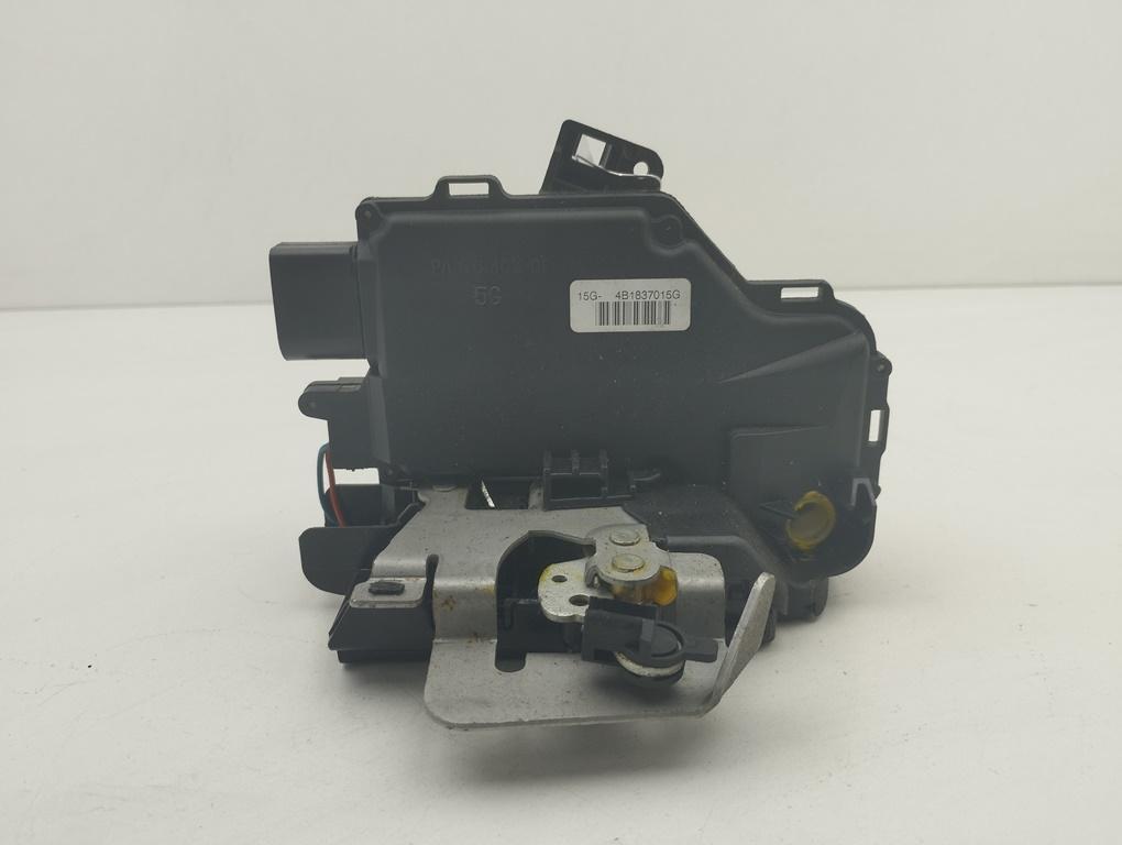 замок двери передней левой Audi A4 B6 2002, 2.0 л., бензин, МКПП, чёрный, седан, 4B1837015G