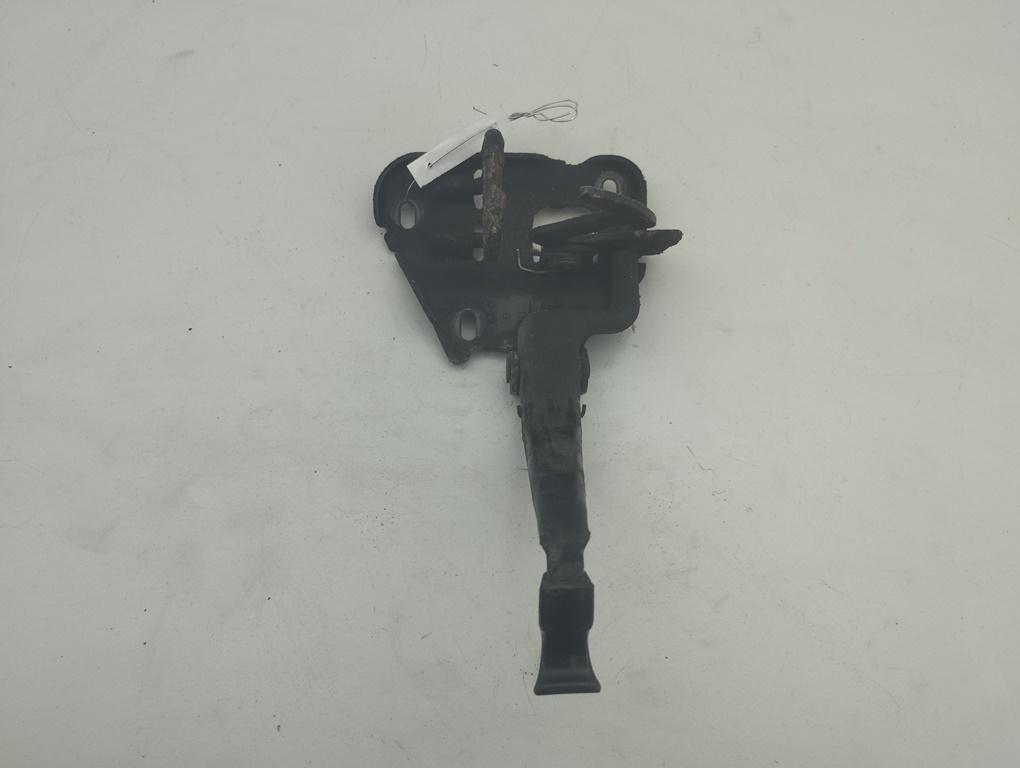 замок капота Audi A4 B5 1998, 1.6 л., бензин, МКПП, серый, седан, 8D0823480