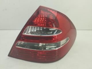 фонарь задний правый Mercedes-Benz E-Класс W211/S211 2004, 3.2 л., дизель, АКПП, чёрный, седан, 2118200464