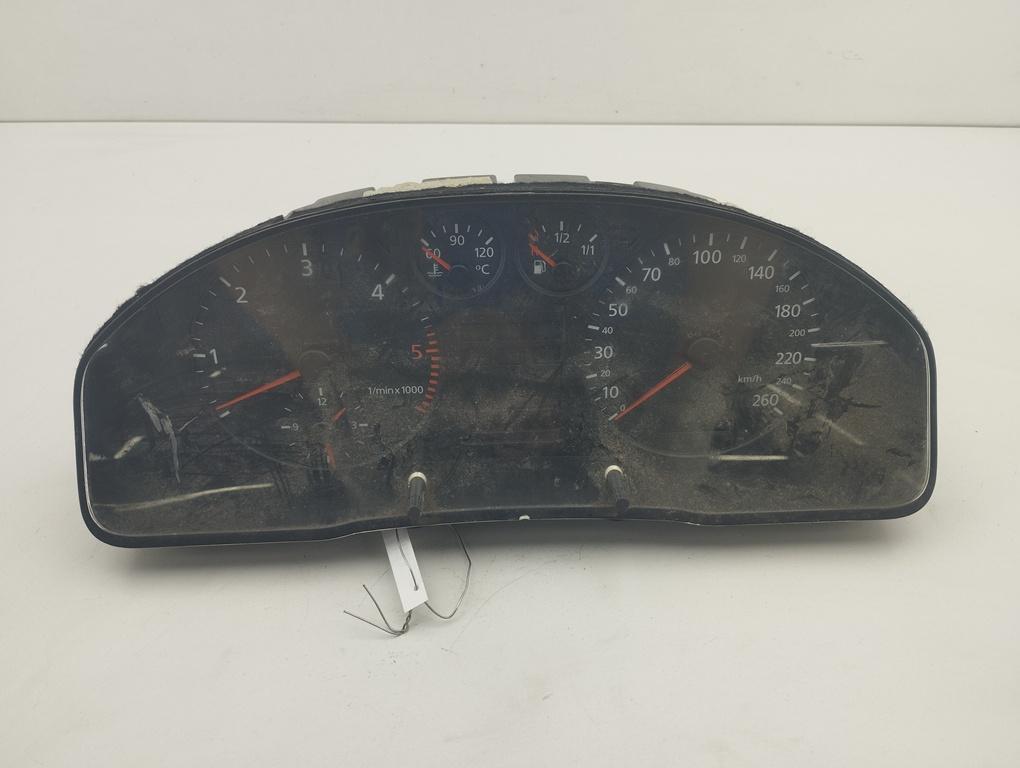 приборная панель Audi A4 B5 1998, 1.9 л., дизель, МКПП, синий, седан, 8D0919861A