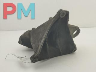 кронштейн КПП Audi A4 B5 1997, 1.8 л., бензин, МКПП, синий, универсал, 8D0399114S