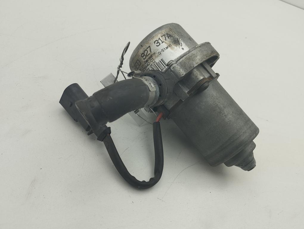 насос вакуумный Audi A6 C5 2003, 3.0 л., бензин, АКПП, чёрный, универсал, 8E0927317A
