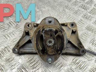 кронштейн КПП Audi A4 B6 2003, 2.5 л., дизель, МКПП, красный, универсал, 8E0399115S
