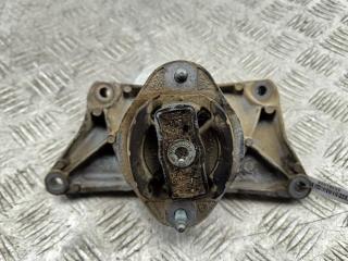 кронштейн КПП Audi A4 B6 2003, 2.5 л., дизель, МКПП, красный, универсал, 8E0399115S