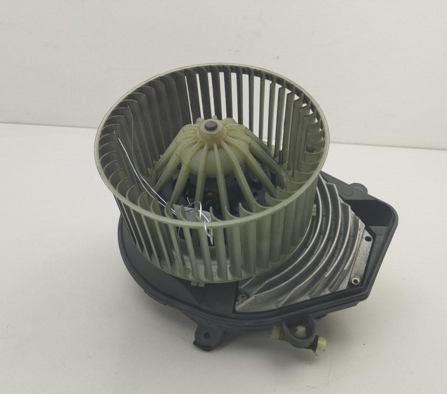 моторчик печки Audi A4 B5 1997, 1.8 л., бензин, МКПП, синий, универсал, 8D1820021