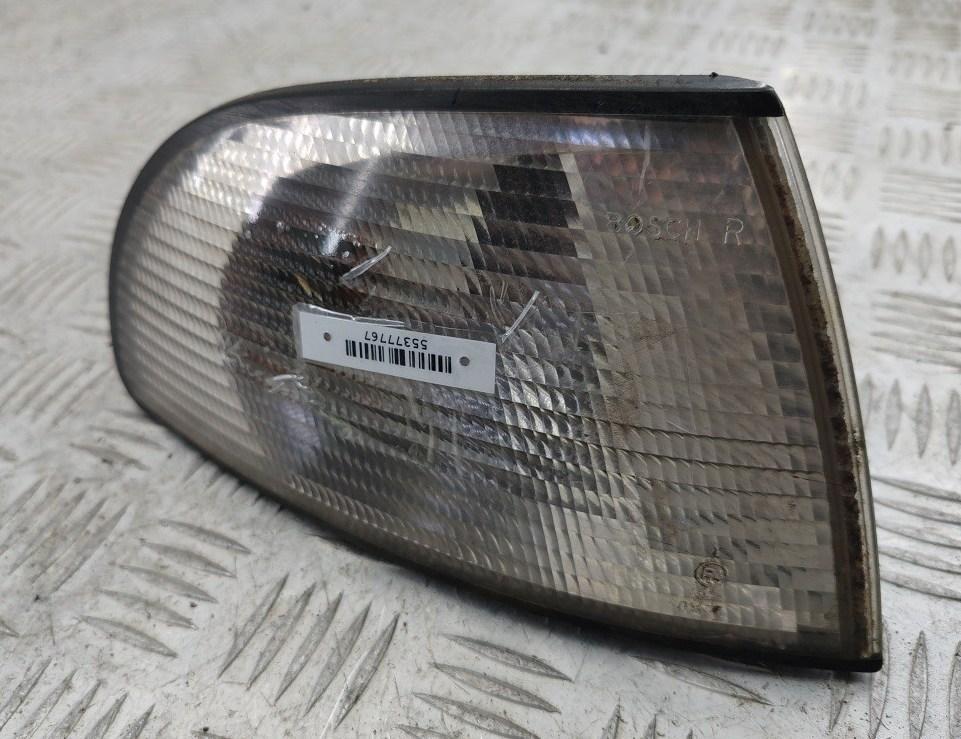 Поворотник (указатель поворота) правый Audi A4 B5 1997, 1.6 л., бензин, МКПП, зелёный, седан