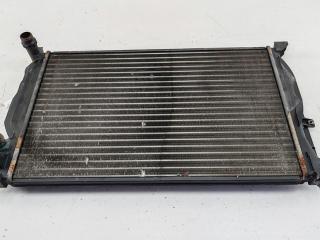 радиатор охлаждения Audi A4 B5 1997, 1.8 л., бензин, МКПП, синий, универсал, 8D0121251Q