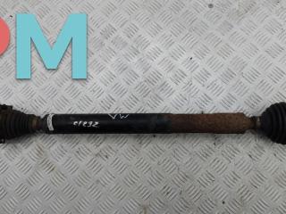 полуось передняя правая (приводной вал, ШРУС) Volkswagen Caddy 3 поколение 2006, 2.0 л., бензин, МКПП, красный, фургон