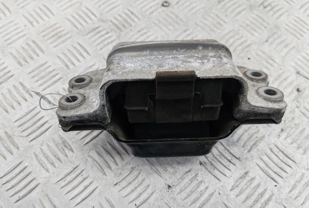подушка крепления КПП SEAT Leon 2010, 1.6 л., дизель, МКПП, серый, хетчбэк 5 дв., 1K0199555