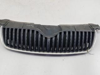 решетка радиатора Skoda Fabia 2 поколение (5J) 2009, чёрный, универсал, 5J0853668A