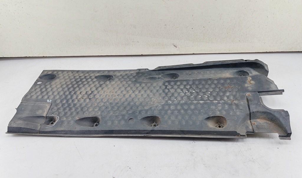 защита днища Volkswagen Passat B6 2006, 2.0 л., дизель, МКПП, чёрный, универсал, 3C0825201C - фото №1