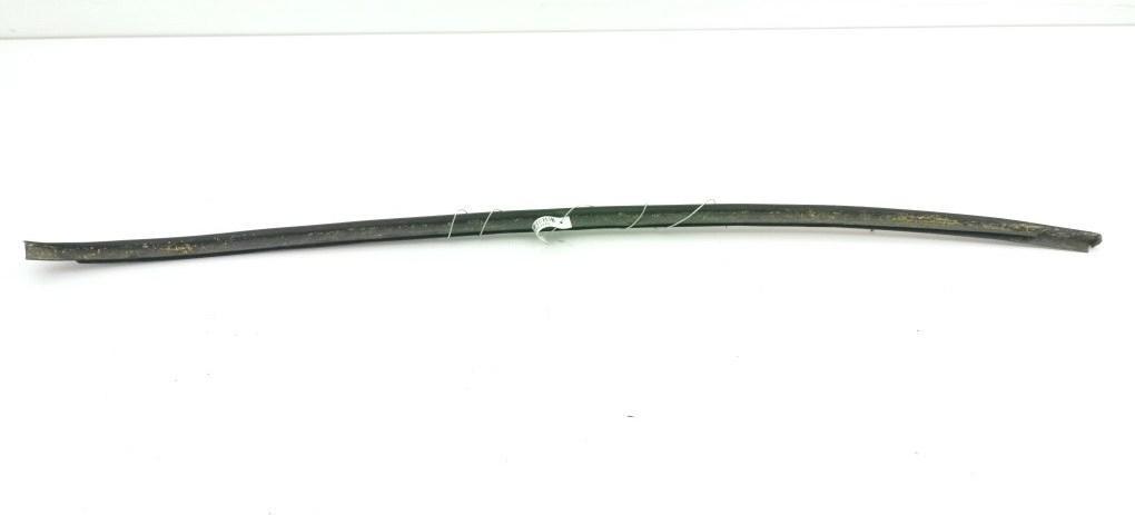 молдинг лобового стекла Volkswagen Passat B6 2008, 2.0 л., дизель, МКПП, синий, универсал, 3C0854328B - фото №1