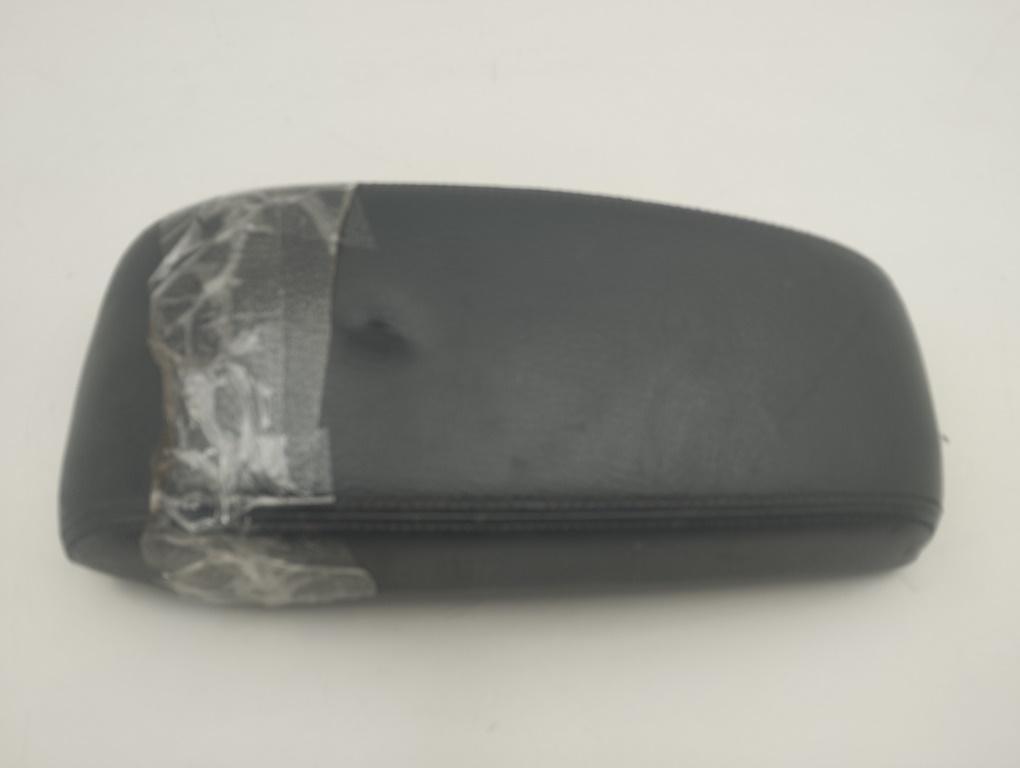 подлокотник Ford Mondeo III 2006, 2.2 л., дизель, МКПП, чёрный, хетчбэк 5 дв., 1S7XF060A76