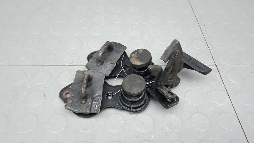 замок капота Mercedes-Benz GL-Класс 2007, 4.0 л., GL420 CDI, дизель, АКПП, внедорожник 5 дв.