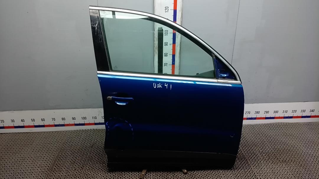 дверь передняя правая Volkswagen Tiguan 1 поколение 2009, 2.0 л., дизель, МКПП, внедорожник 5 дв. - фото №1