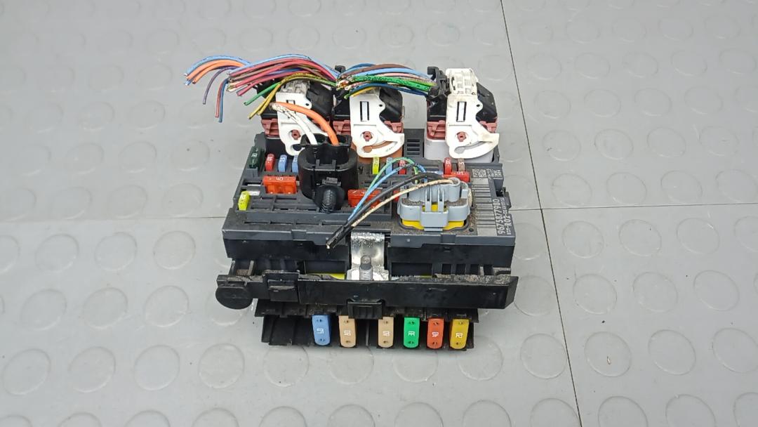 Блок управления BCM (Body Control Module) Peugeot 3008 1 поколение 2011, 1.6 л., дизель, АКПП, хетчбэк 5 дв. - фото №1