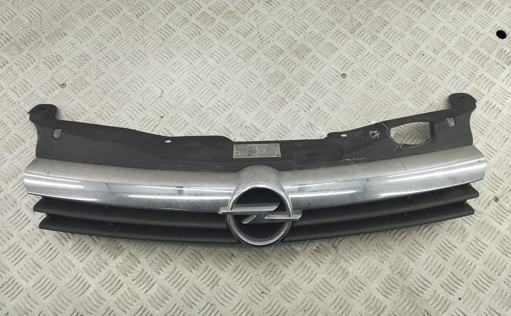 решетка радиатора Opel Astra H 2005, зелёный, универсал, 13108463