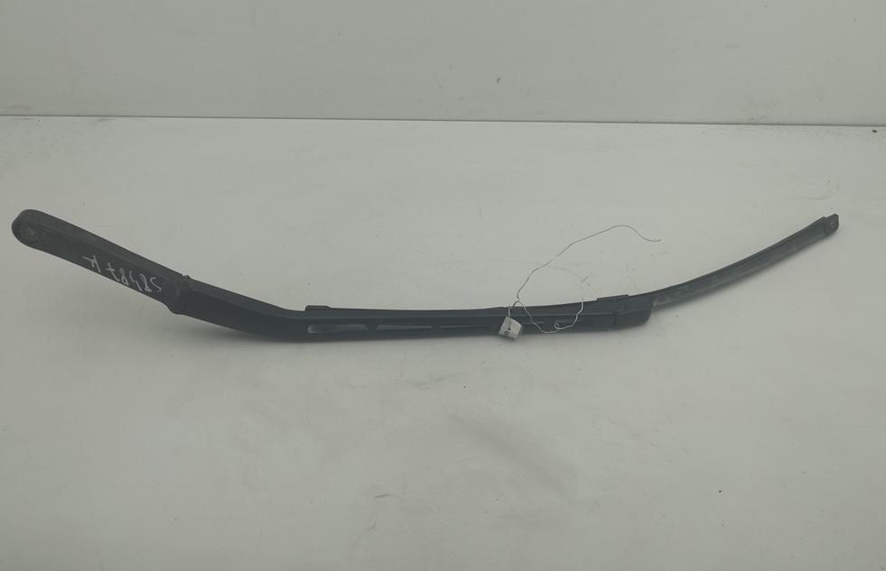 Щеткодержатель (поводок стеклоочистителя) передний Mercedes-Benz C W203 2003, 2.2 л., дизель, МКПП, серый, седан, 2038202544