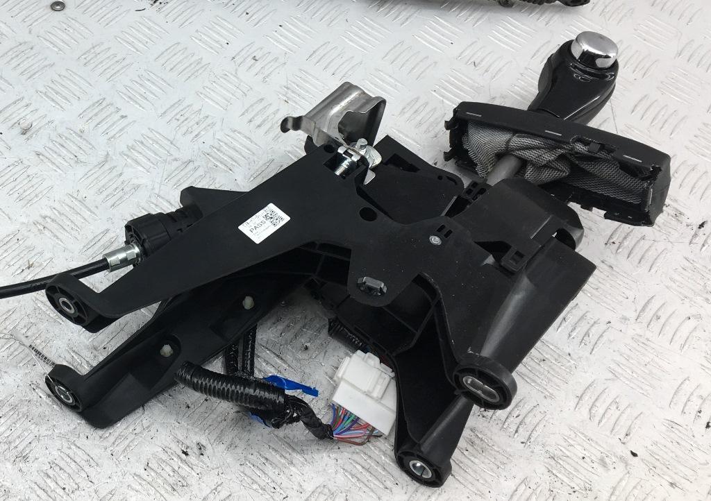 кулиса Honda HR-V 2016, 1.5 л., бензин, АКПП, серый, внедорожник 5 дв., T7A-9510