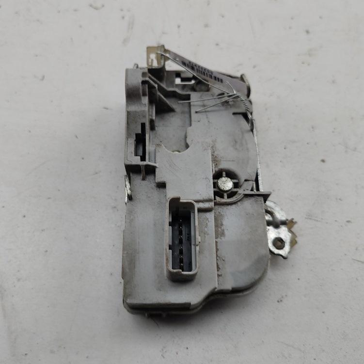 замок двери передней правой Citroen C5 2005, 2.0 л., дизель, МКПП, чёрный, хетчбэк 5 дв.