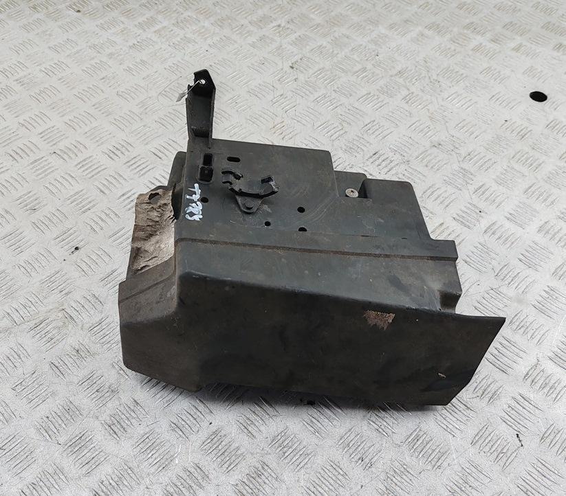 короб предохранителей Peugeot 406 1997, 2.0 л., бензин, МКПП, зелёный, универсал, 9617937780