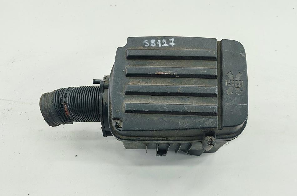 корпус воздушного фильтра Volkswagen Passat B6 2006, 2.0 л., бензин, МКПП, серый, седан, 1K0129601AK - фото №1