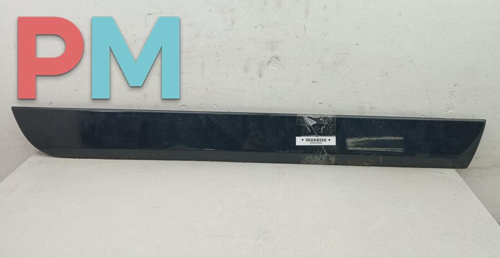 молдинг двери задней правой Audi A4 B7 2005, 2.0 л., дизель, МКПП, чёрный, универсал - фото №1