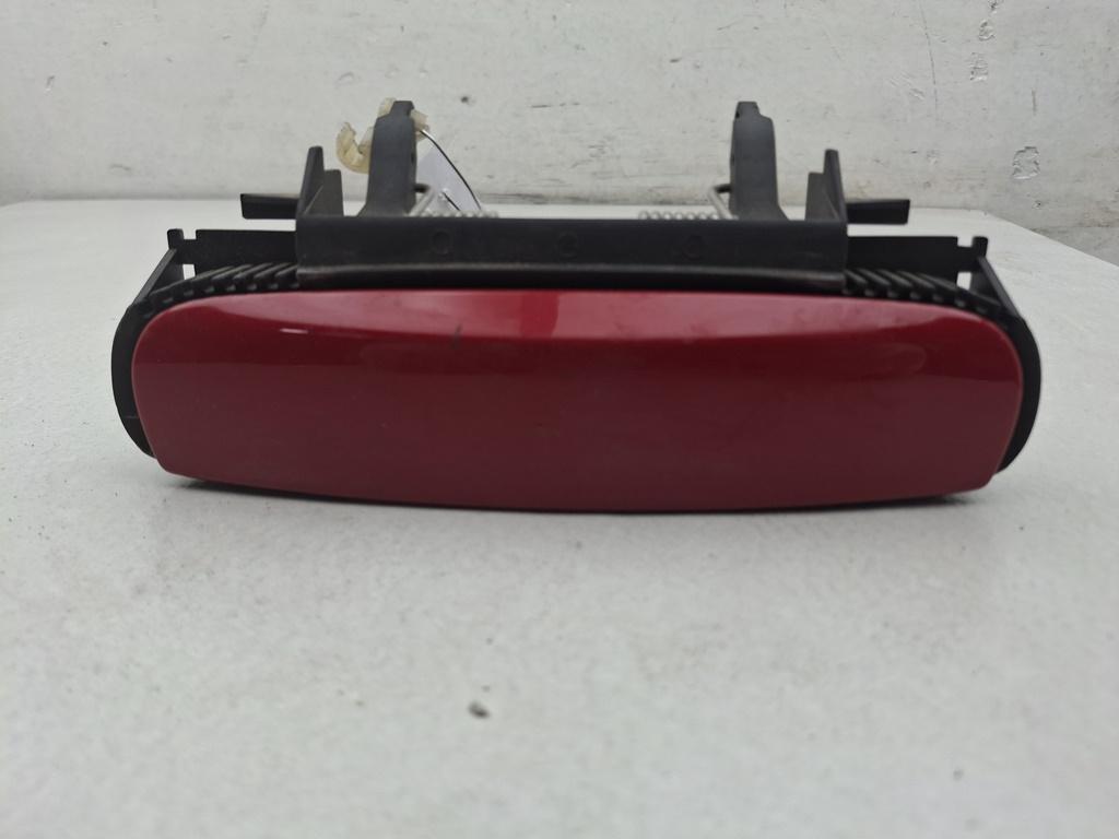 ручка наружная передняя правая Audi A4 B6 2003, 2.5 л., дизель, МКПП, красный, универсал, 4B0839885 - фото №1