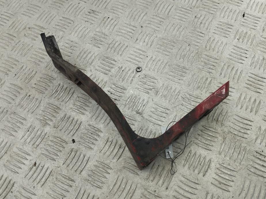 крепление ( кронштейн ) крыла Audi A4 B6 2003, универсал, 8E0821137B