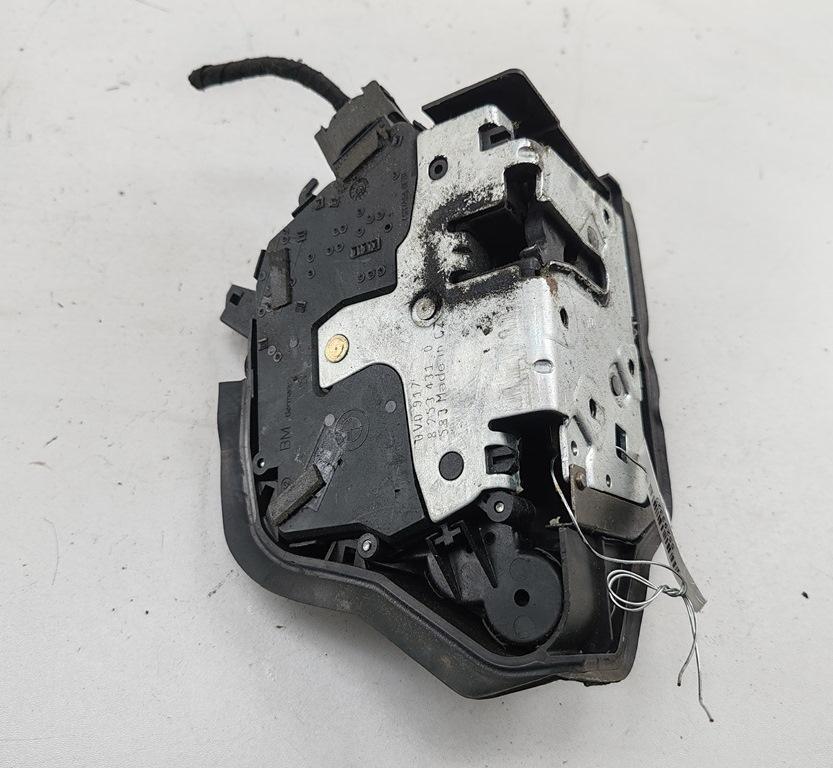 замок двери передней левой BMW 3 E46 2002, 1.8 л., бензин, МКПП, чёрный, хетчбэк 3 дв., 8253431