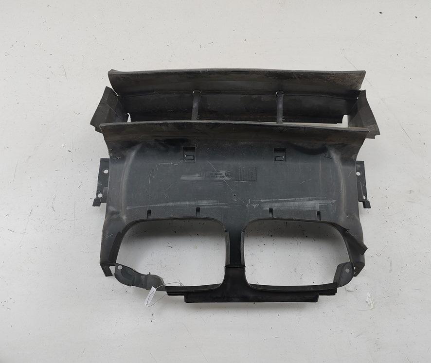 воздуховод BMW 3 E46 2002, 1.8 л., бензин, МКПП, чёрный, хетчбэк 3 дв., 8268377