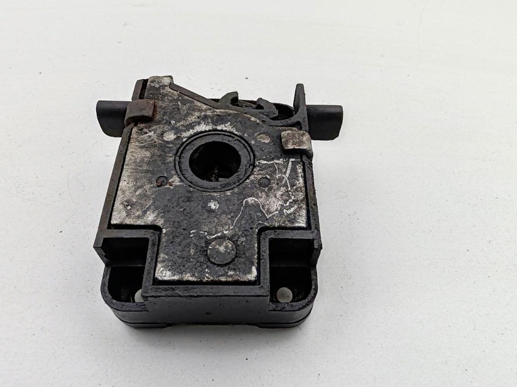 замок капота BMW 5 E39 1997, 2.0 л., бензин, АКПП, синий, седан, 8203859