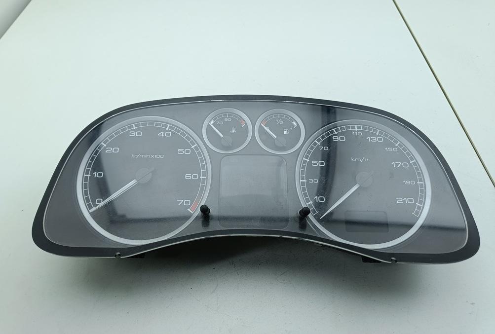 приборная панель Peugeot 307 1 поколение 2003, 1.6 л., бензин, МКПП, синий, хетчбэк 3 дв., 9651299480 - фото №1