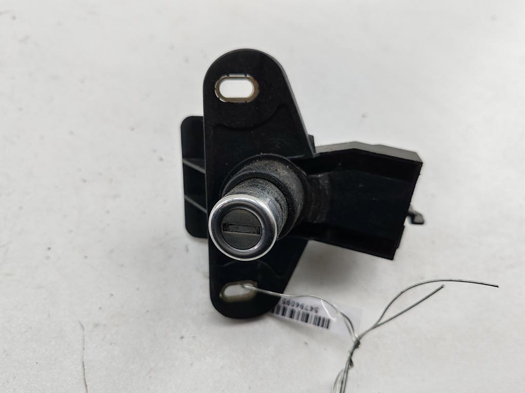 кнопка открытия багажника Opel Astra G 2002, 1.6 л., бензин, МКПП, серый, хетчбэк 5 дв.