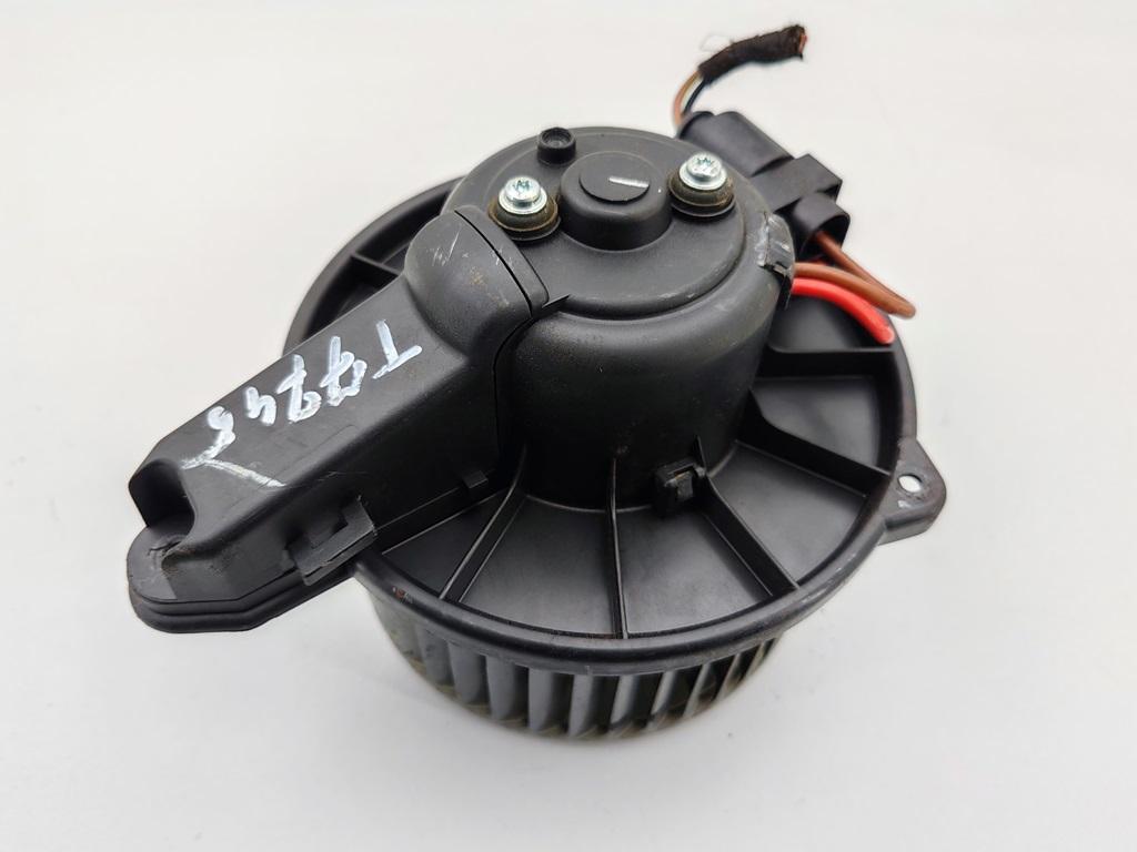 моторчик печки Audi A6 C5 2004, 2.5 л., дизель, АКПП, чёрный, универсал, 4B1820021B